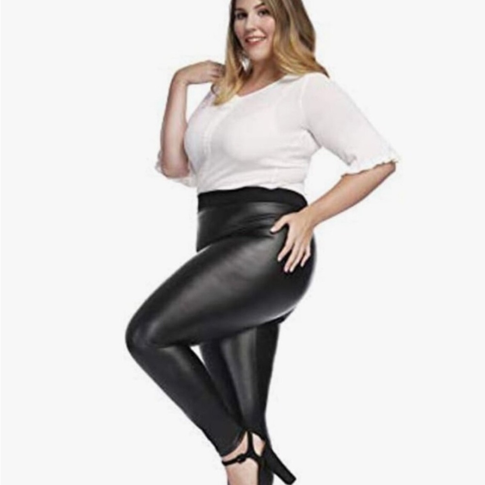 Plus Size Chic Black Faux Leather Leggings